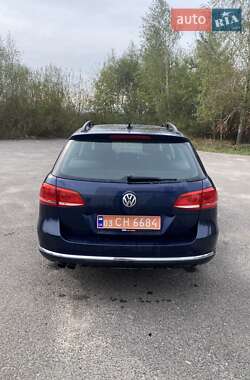 Універсал Volkswagen Passat 2013 в 