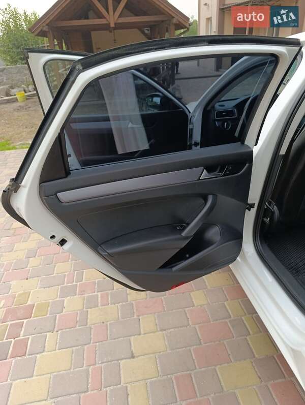 Седан Volkswagen Passat 2013 в Кременчуці