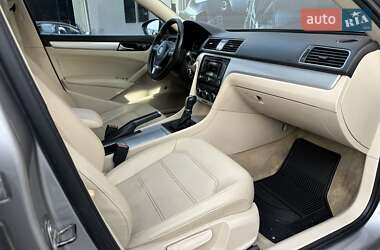 Седан Volkswagen Passat 2012 в Львові