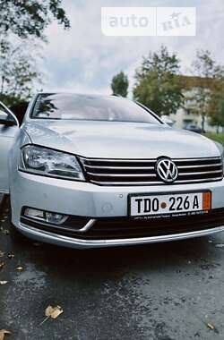 Універсал Volkswagen Passat 2013 в Виноградові