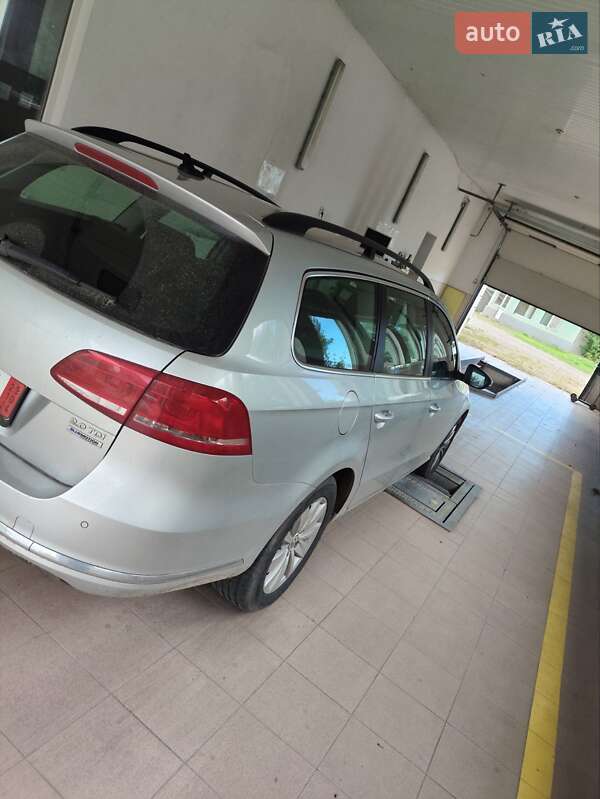 Універсал Volkswagen Passat 2013 в Виноградові