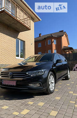 Универсал Volkswagen Passat 2020 в Хмельницком