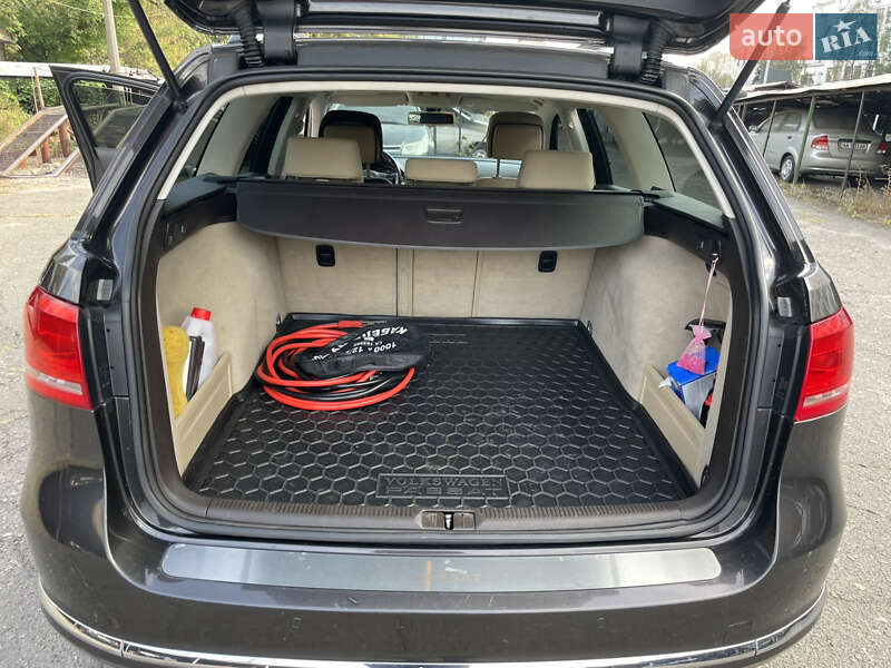 Універсал Volkswagen Passat 2011 в Києві