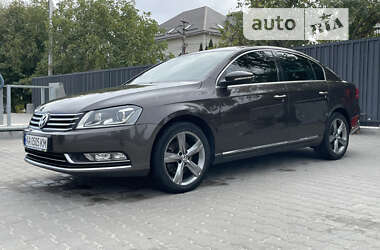 Седан Volkswagen Passat 2013 в Киеве