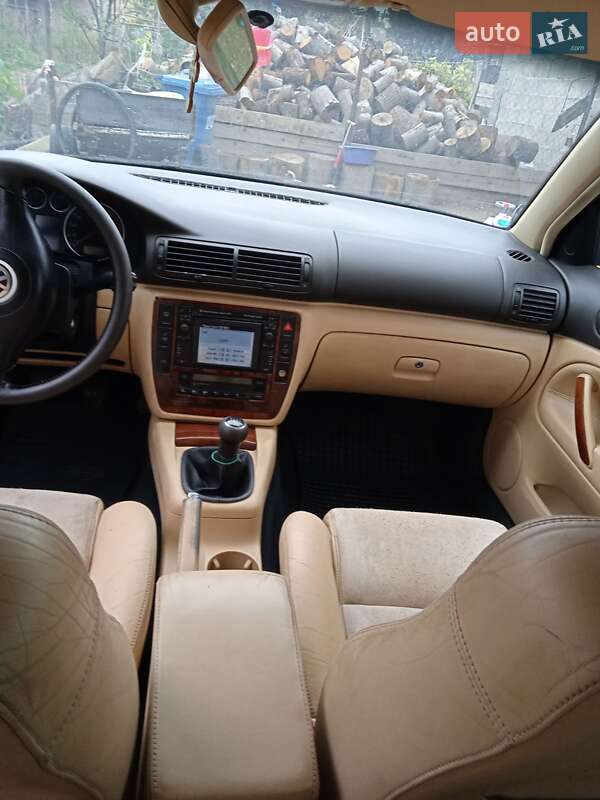 Універсал Volkswagen Passat 2000 в Виноградові