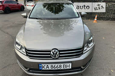 Седан Volkswagen Passat 2013 в Києві