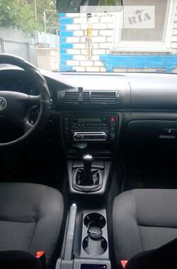 Универсал Volkswagen Passat 2003 в Звягеле