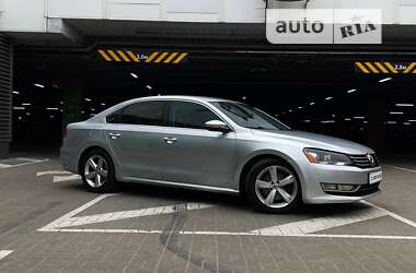 Седан Volkswagen Passat 2012 в Киеве