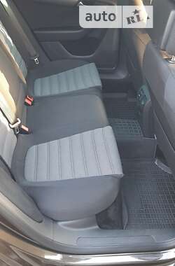 Універсал Volkswagen Passat 2013 в 