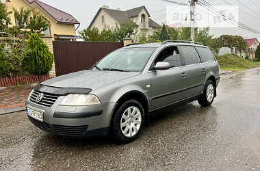 Універсал Volkswagen Passat 2003 в Чернівцях