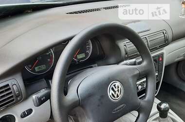 Седан Volkswagen Passat 2001 в Львове