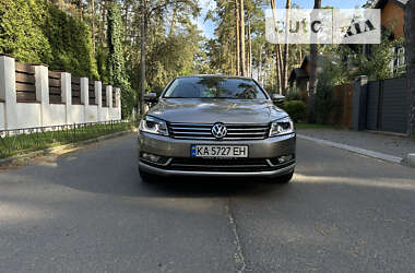 Седан Volkswagen Passat 2012 в Ирпене