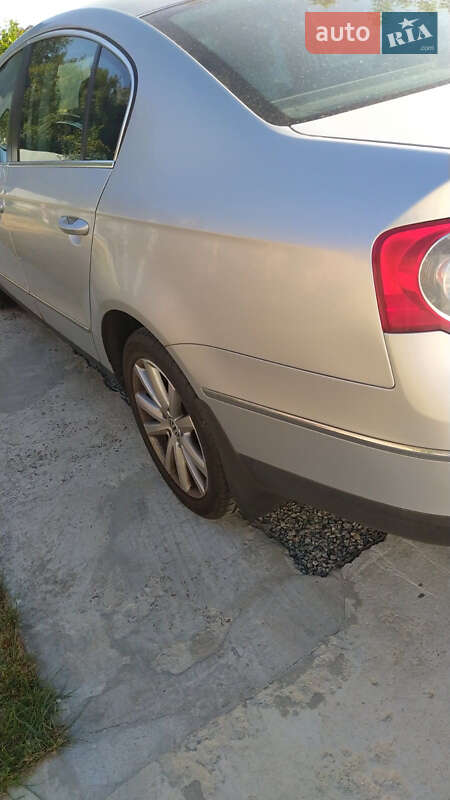 Седан Volkswagen Passat 2006 в Києві