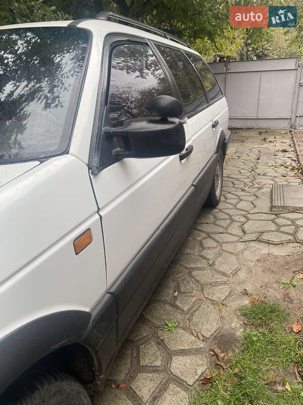 Универсал Volkswagen Passat 1993 в Тараще