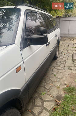 Универсал Volkswagen Passat 1993 в 