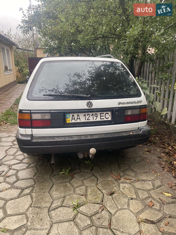 Универсал Volkswagen Passat 1993 в Тараще