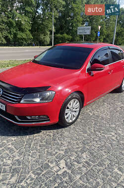 Седан Volkswagen Passat 2011 в Києві