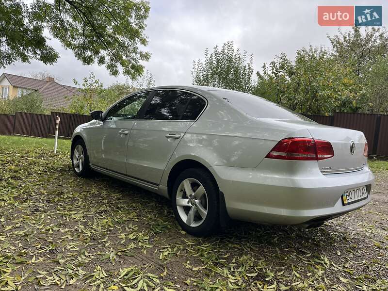 Седан Volkswagen Passat 2012 в Заліщиках