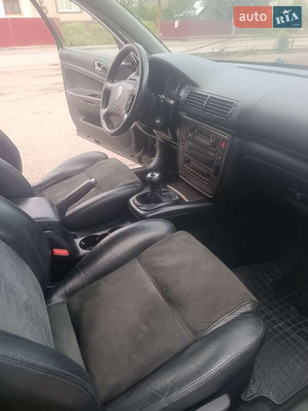 Універсал Volkswagen Passat 2002 в Коломиї