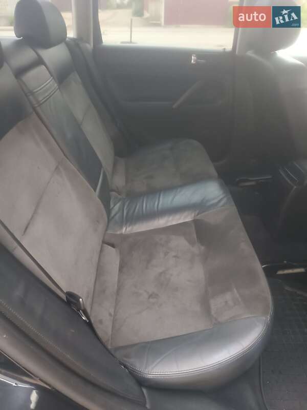 Універсал Volkswagen Passat 2002 в Коломиї