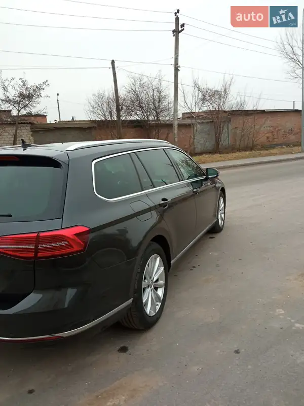 Volkswagen Passat 2017 VIN WVWZZZ3CZJE115885 фото оголошення 8 з 77