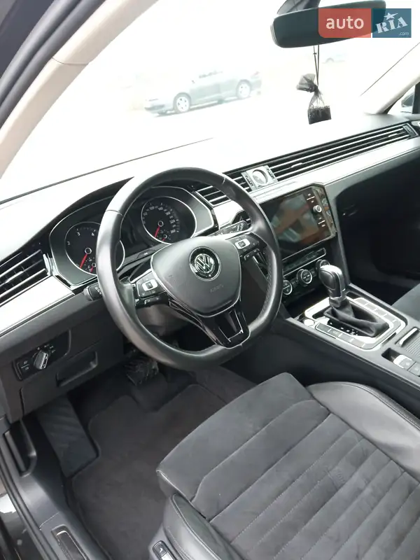 Volkswagen Passat 2017 VIN WVWZZZ3CZJE115885 фото оголошення 23 з 77