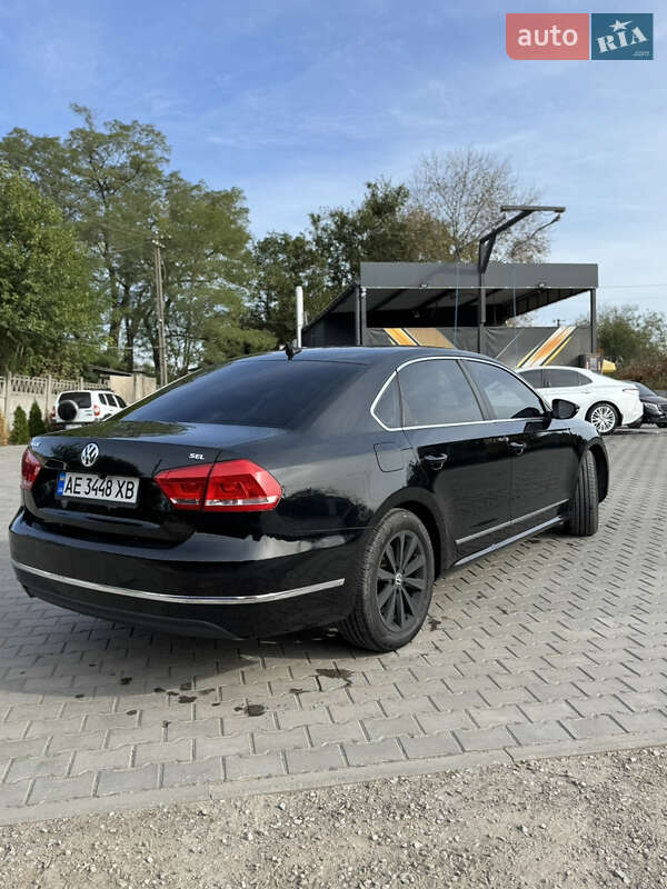 Седан Volkswagen Passat 2012 в Дніпрі