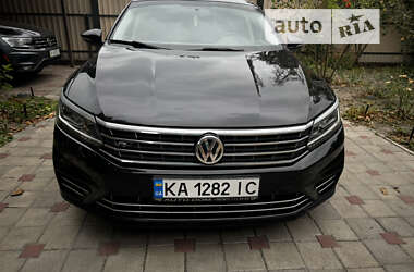 Седан Volkswagen Passat 2017 в Ирпене