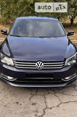 Седан Volkswagen Passat 2014 в Лозовій