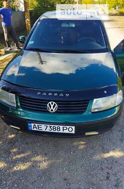 Седан Volkswagen Passat 1999 в Нікополі