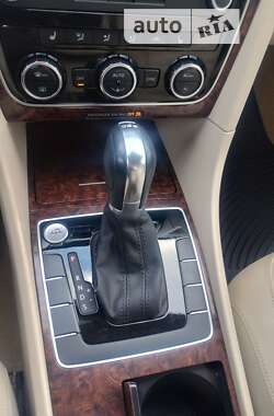Седан Volkswagen Passat 2012 в 