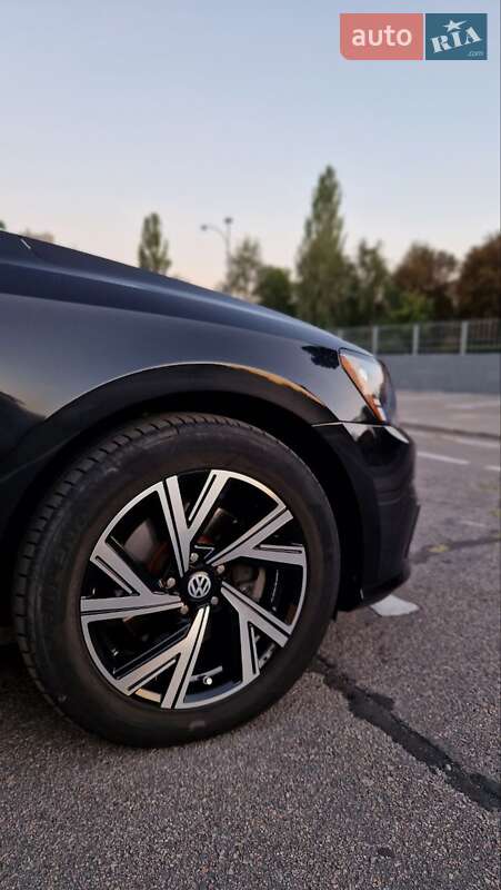 Седан Volkswagen Passat 2016 в Кропивницком