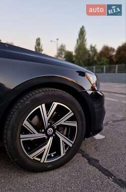 Седан Volkswagen Passat 2016 в 