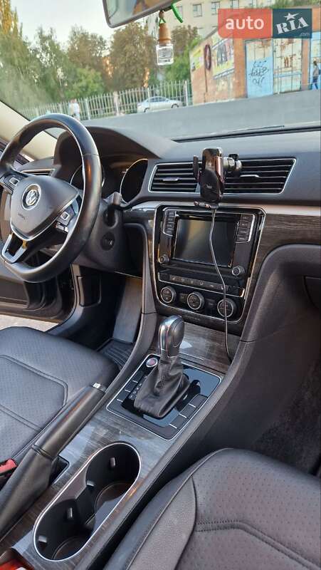 Седан Volkswagen Passat 2016 в Кропивницком