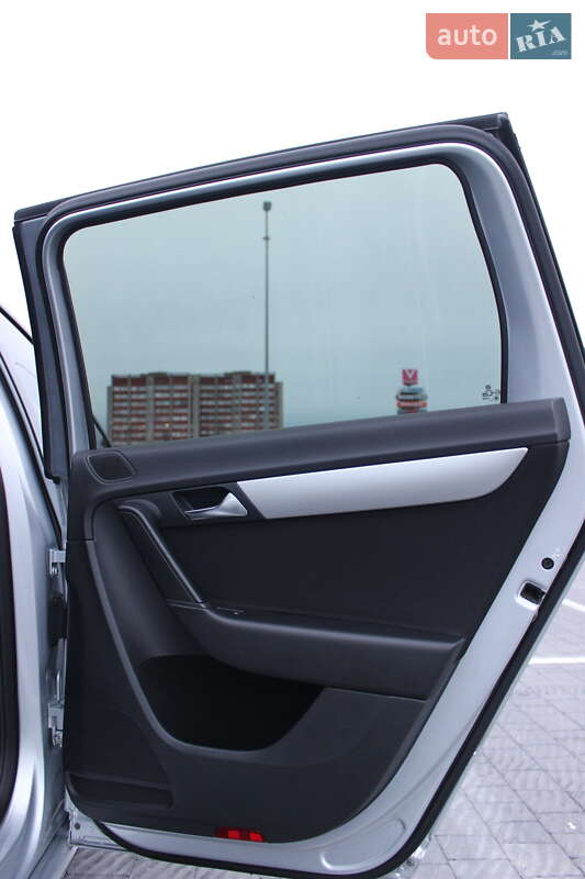 Универсал Volkswagen Passat 2012 в Львове