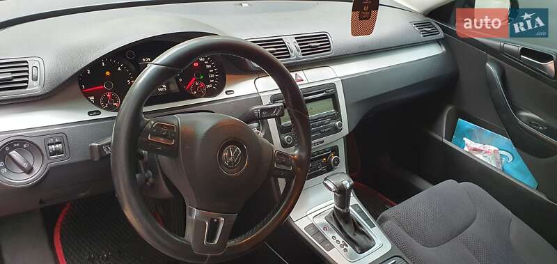 Універсал Volkswagen Passat 2009 в Харкові