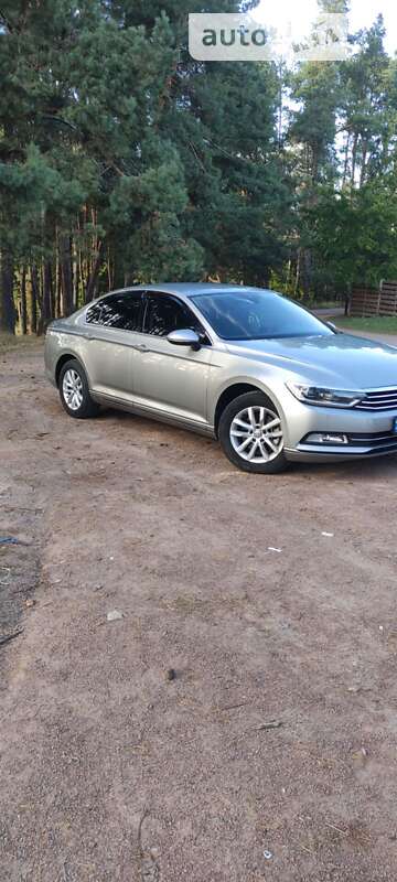 Седан Volkswagen Passat 2016 в Коростене