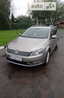 Универсал Volkswagen Passat 2014 в Ровно