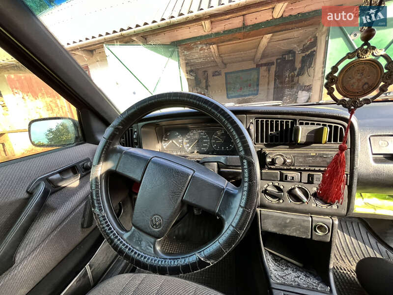 Седан Volkswagen Passat 1988 в Тетиеве