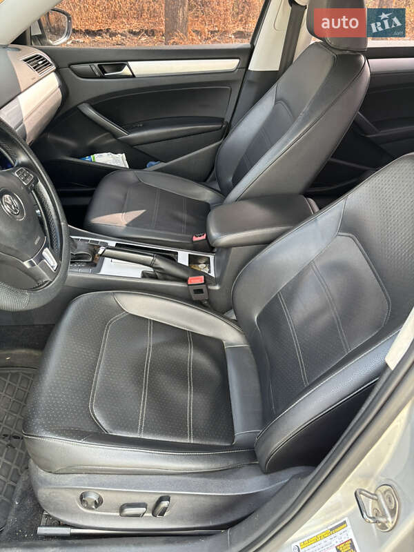 Седан Volkswagen Passat 2012 в Никополе