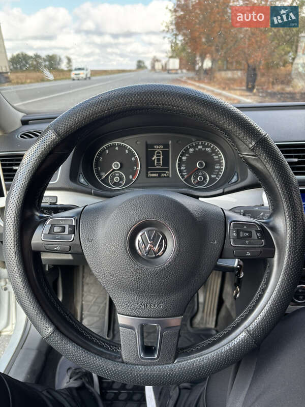Седан Volkswagen Passat 2012 в Никополе