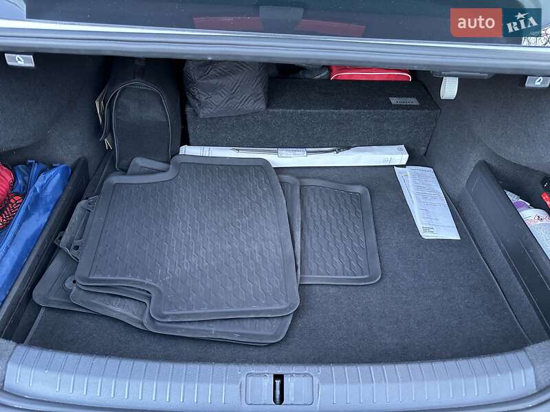 Седан Volkswagen Passat 2018 в Кременчуге
