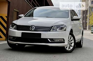 Седан Volkswagen Passat 2012 в Одессе