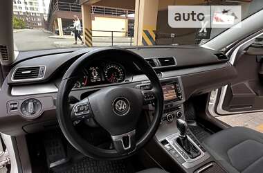 Седан Volkswagen Passat 2012 в Одессе