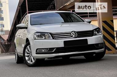 Седан Volkswagen Passat 2012 в Одесі