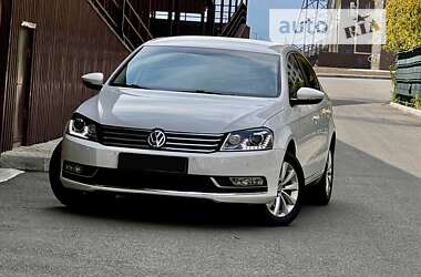 Седан Volkswagen Passat 2012 в Одессе