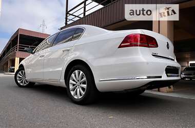 Седан Volkswagen Passat 2012 в Одессе