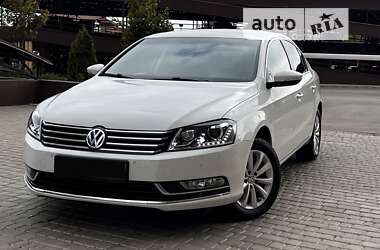 Седан Volkswagen Passat 2012 в Одессе