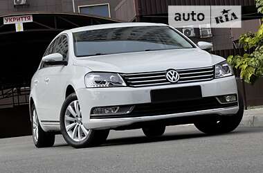 Седан Volkswagen Passat 2012 в Одессе