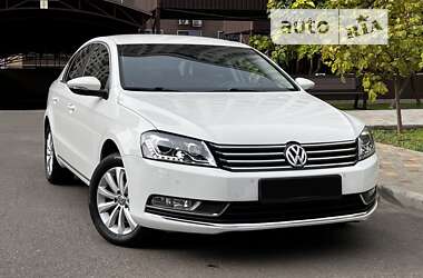 Седан Volkswagen Passat 2012 в Одессе